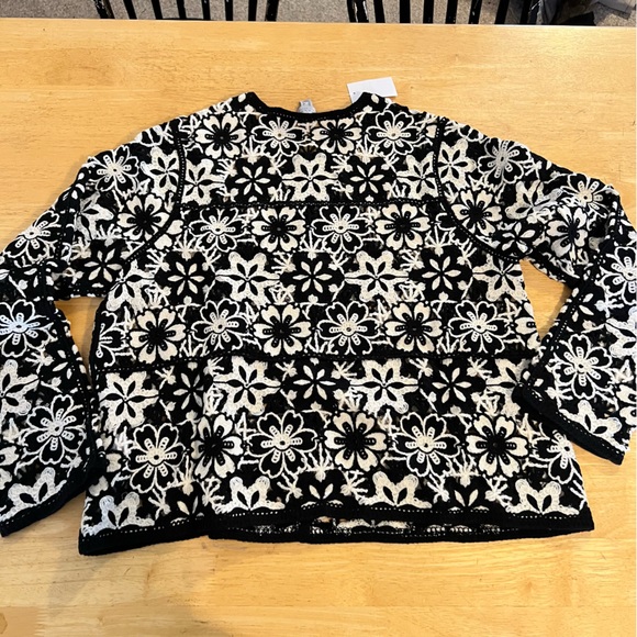 Susan Graver Black and Cream Floral Cardigan crochet - Picture 7 of 8